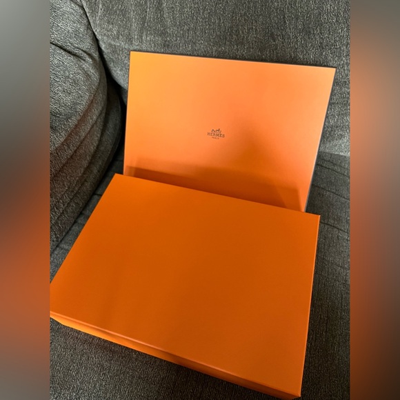 Hermes box and shopping bag bundle - Picture 9 of 14